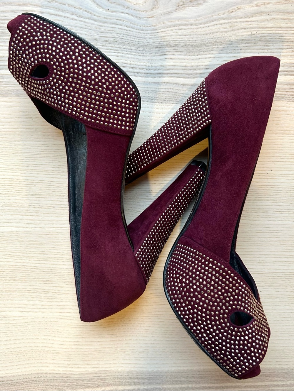 Stuart Weitzman Bordeaux Suede Studded Peep Toe Platform Heels Designer Spain 8